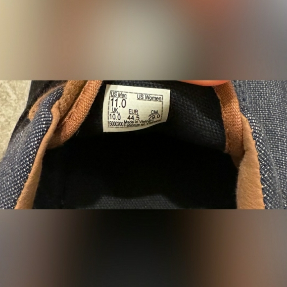 Vans - Picture 5 of 6